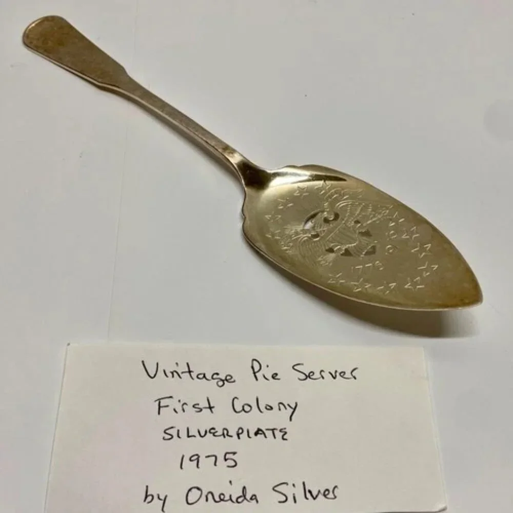 Vintage Pie Server First Colony 1776-1976‎ Oneida Ltd 1881 Rogers Silver-plate